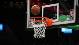 NBA'de Bucks seriyi son maça taşıdı