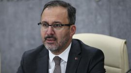 Bakan Kasapoğlu'ndan Down Sendromlular Futsal Milli Takımı'na tebrik