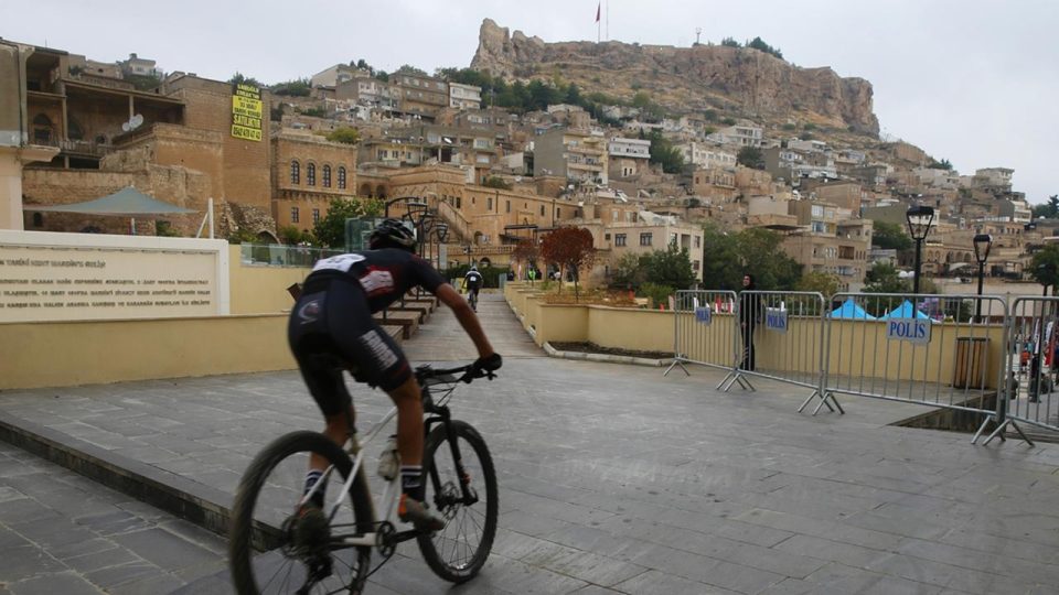 Mardin’de “Eski Mardin Sokakları Ulusal Dağ Bisikleti Kupası” düzenlendi