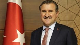 Bakan Bak 13 Yaş Altı Masa Tenisi Milli Takımı'nı kutladı